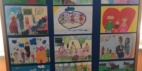 Powiększ grafikę: Prace uczniów biorących udział w konkursie "Ja i moja Rodzina".