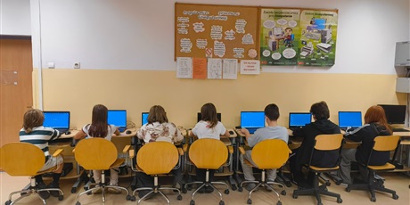 Powiększ grafikę: Pracownia komputerowa